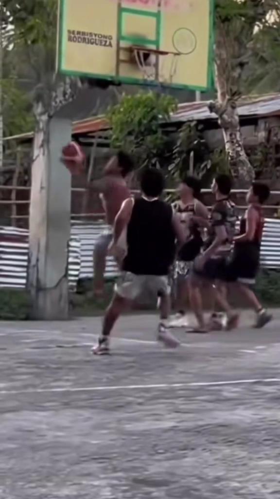 我都準(zhǔn)備好嘲笑他了，結(jié)果被他帥到了