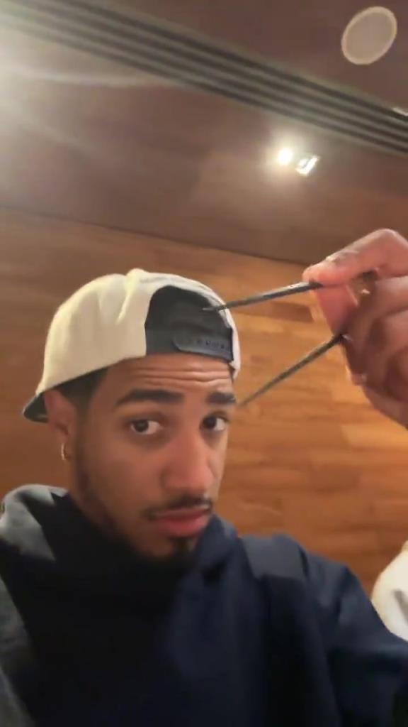 歸化歸化哈利伯頓這筷子拿的還挺標(biāo)準(zhǔn)啊?。?>
                                <div   id=